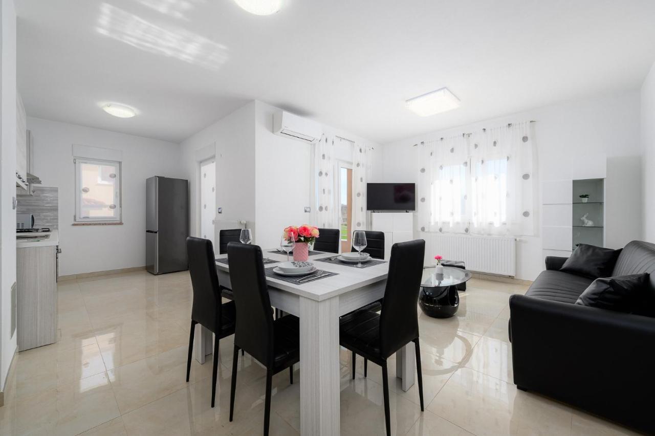 Stancija Amoroso Porec Apartments Exterior photo
